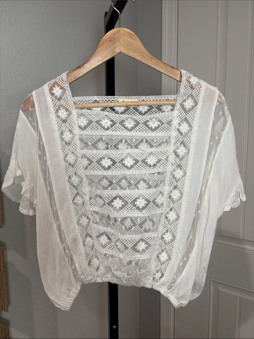 POL White Embroidered Sheer Lace Blouse
NWOT GORGEOUS